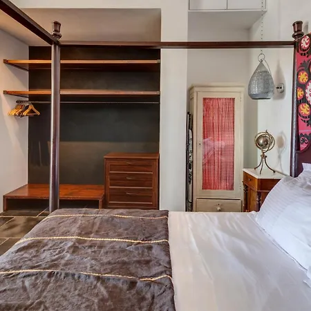 Alma Libre Syros * Ermupoli