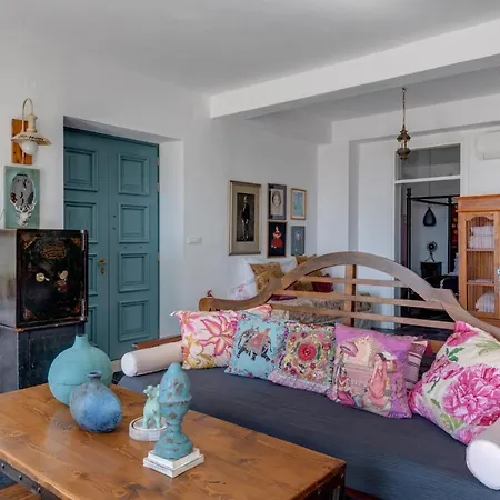 Alma Libre Syros Tatil Evi *