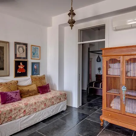 Alma Libre Syros Ermoupoli