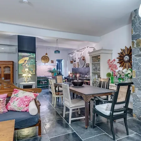 Alma Libre Syros Ermoupoli