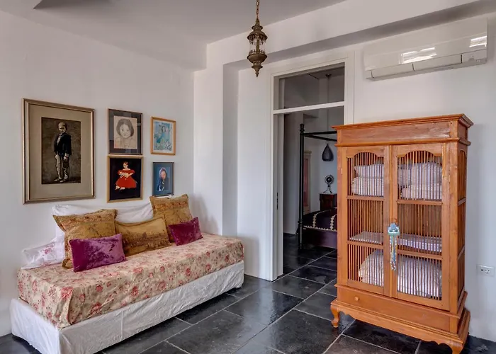 Alma Libre Syros Ermoupoli